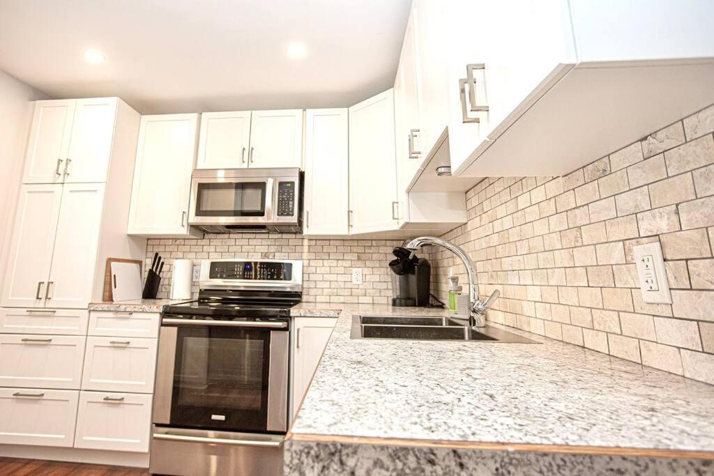 Esquimalt Lagoon Life Appartement Victoria Buitenkant foto