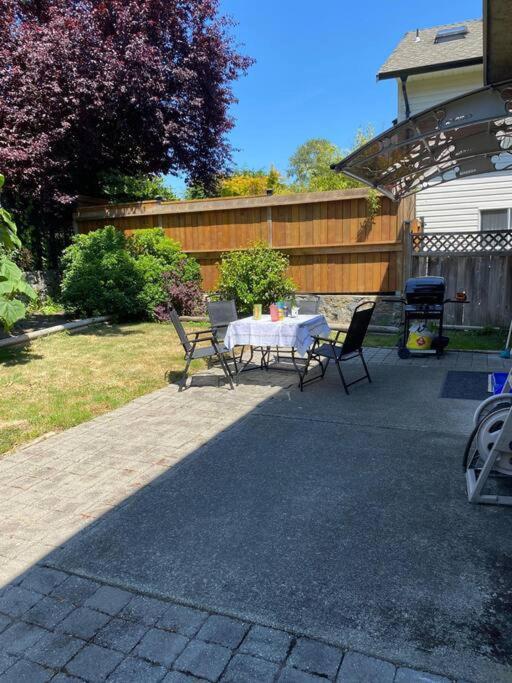 Esquimalt Lagoon Life Appartement Victoria Buitenkant foto